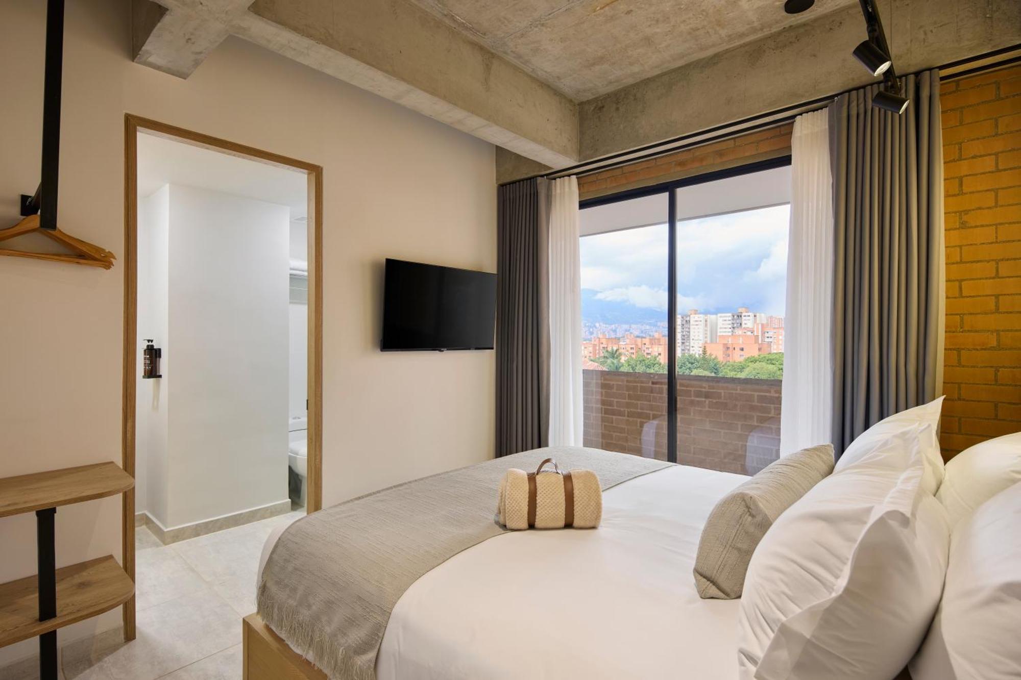 30 Living Suites Medellín Esterno foto