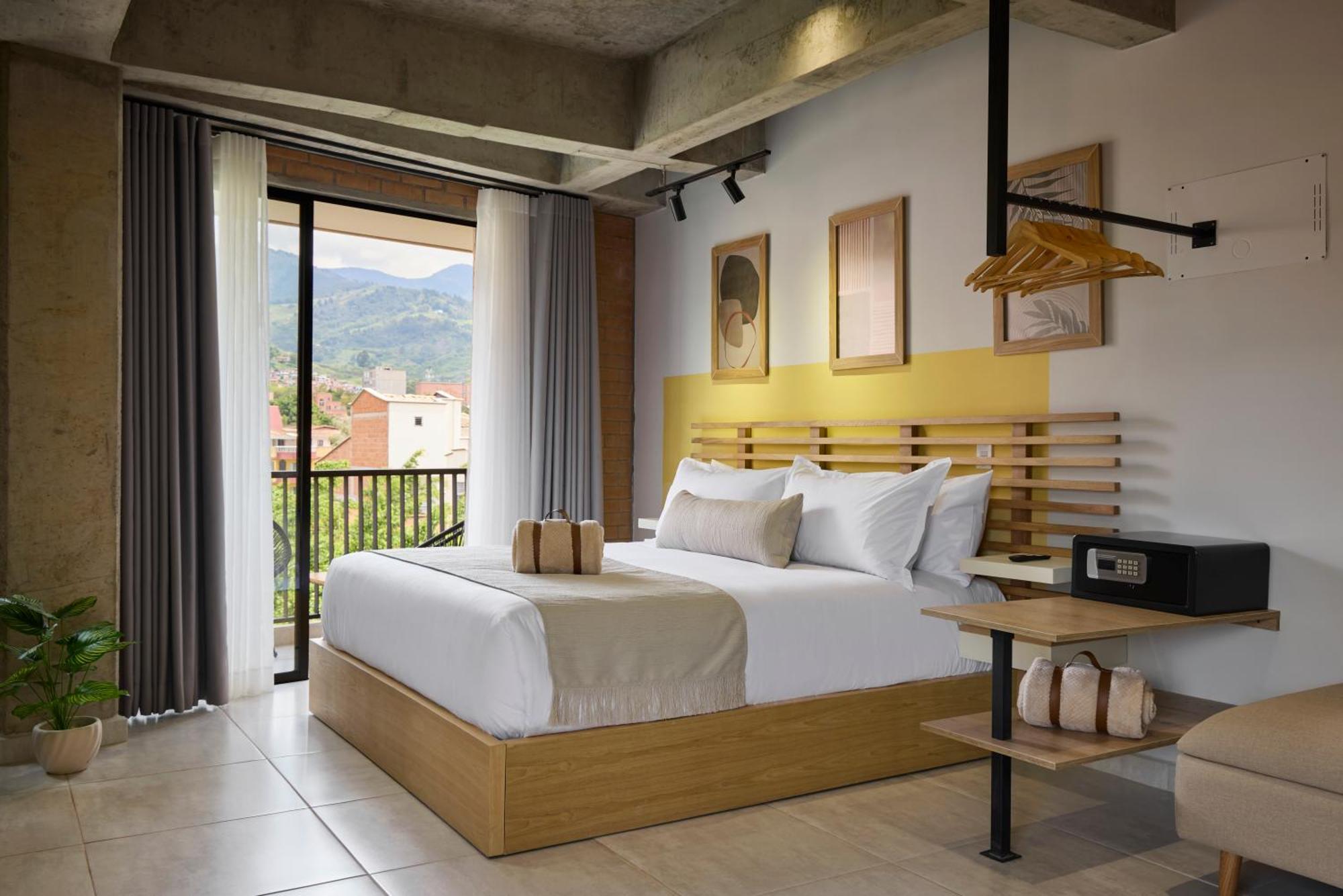 30 Living Suites Medellín Esterno foto