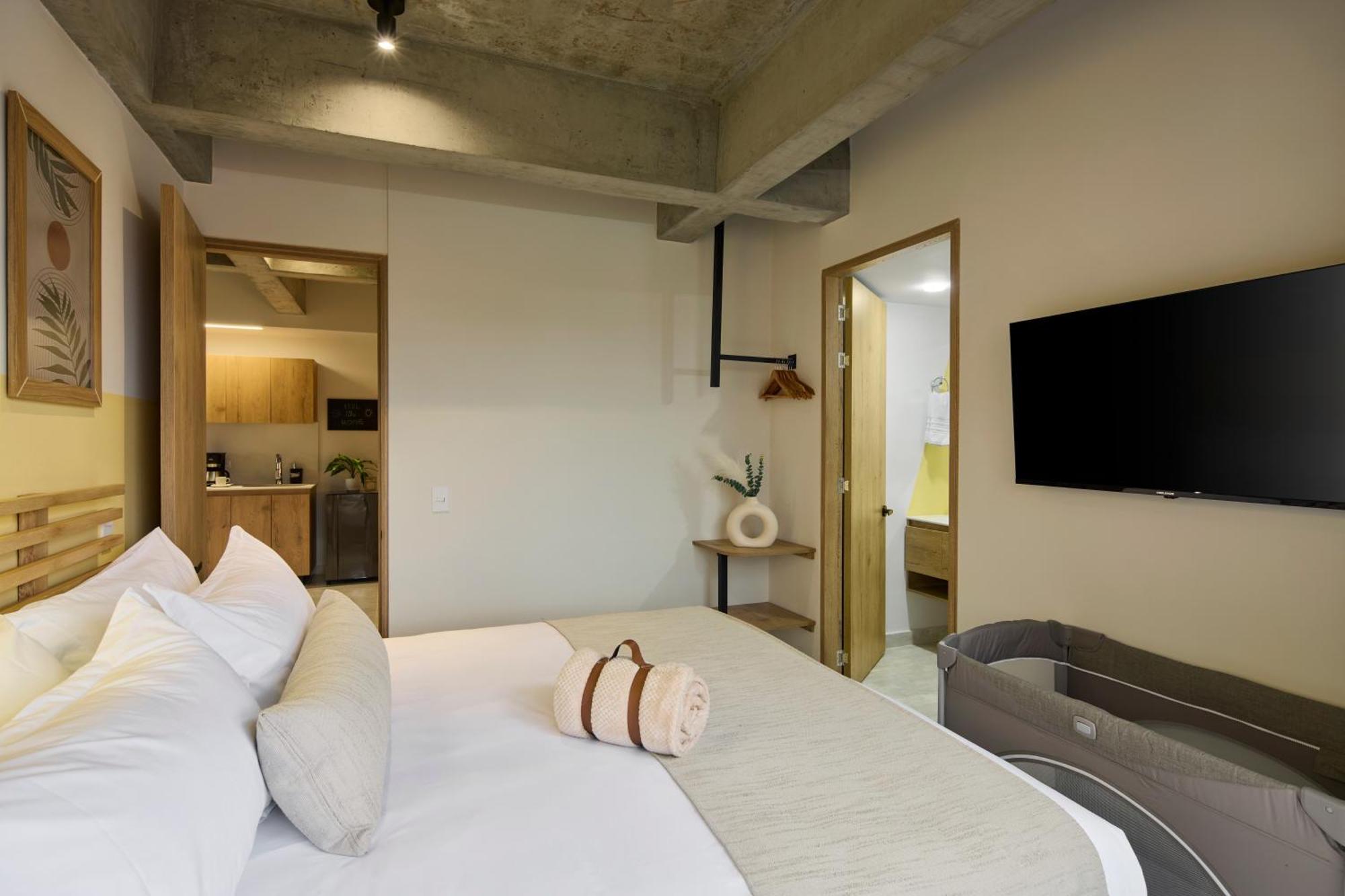 30 Living Suites Medellín Esterno foto