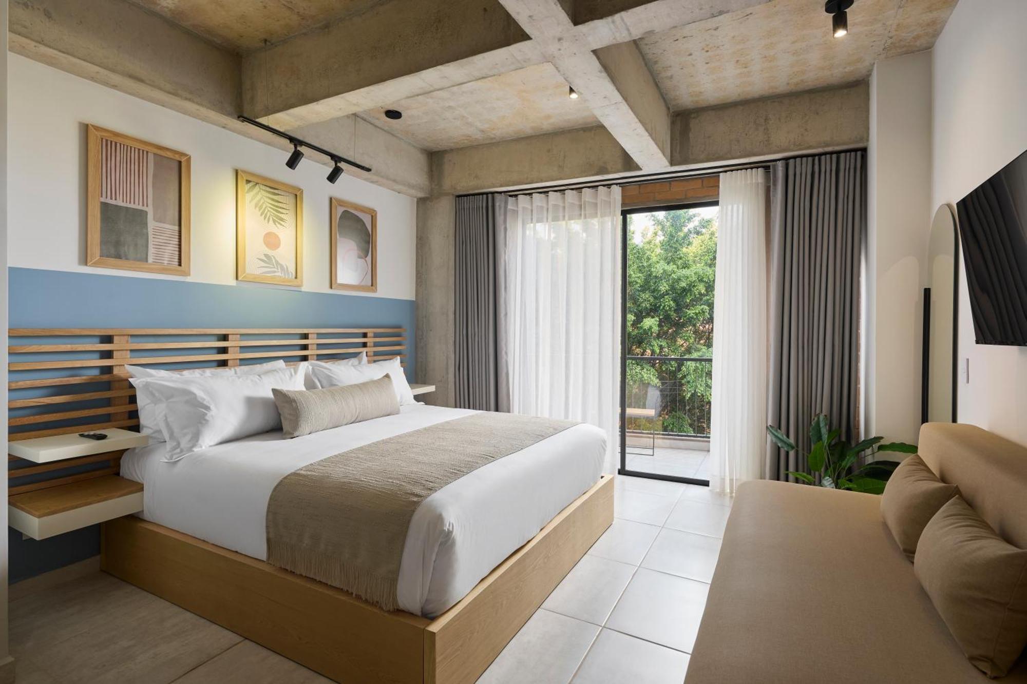 30 Living Suites Medellín Esterno foto